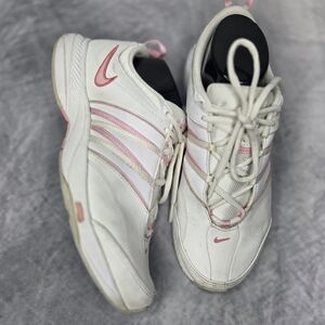 Nike Steady IX women's running shoe from approximately 2012